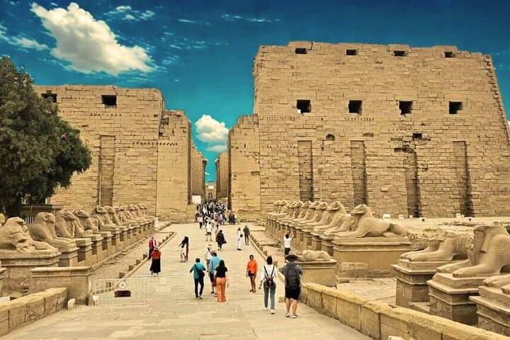 Cairo to Luxor Day Tour: Valley of the Kings, Hatshepsut, Karnak & Colossi of Memnon