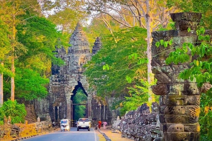 Private Angkor Wat Highlights Tour (Sunrise Option) — Angkor Wat, Bayon & Ta Prohm photo 4