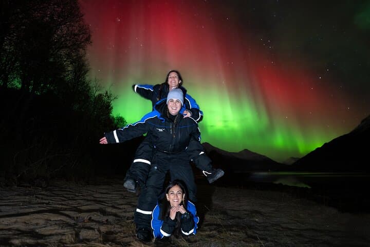 Tromsø Northern Lights Minibus Chase — Small-Group Aurora Tour with Professional Photos photo 2