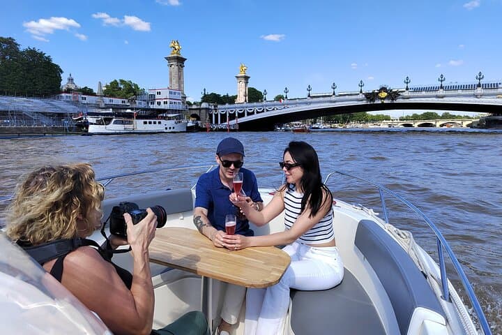 Private Seine River Cruise from Pont de Grenelle — 90-Minute Private Boat Tour photo 3