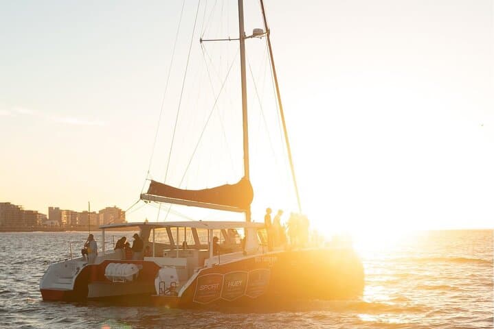 Cape Town Champagne Sunset Cruise from V&A Waterfront photo 5