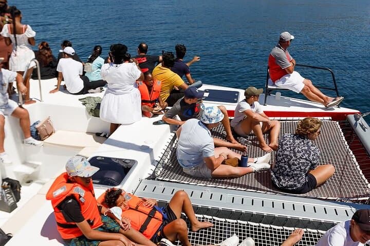Cape Town Champagne Sunset Cruise from V&A Waterfront photo 6