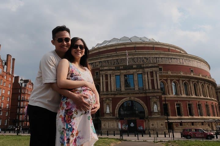 Luxury Private London E-Bike Tour with Professional Photoshoot photo 3