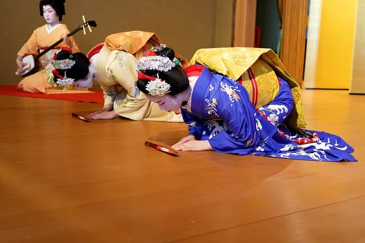 Authentic Maiko Evening and Kaiseki Dinner at Kyoto Noh Stage