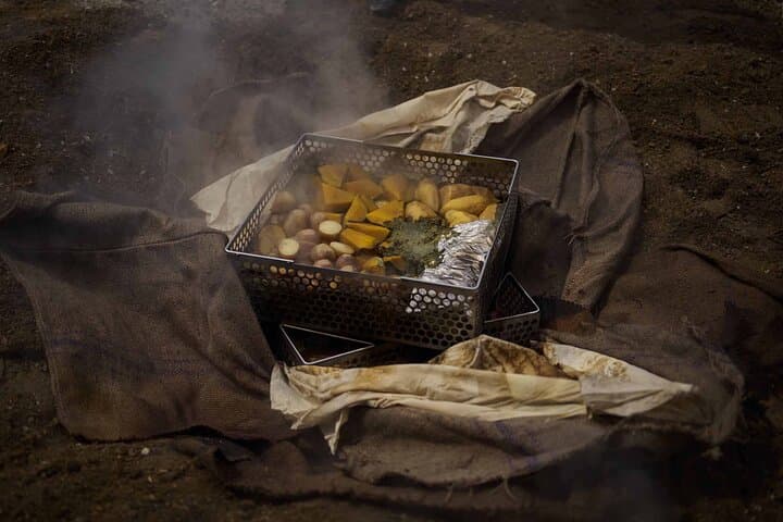 Te Puia Te Pō Māori Evening Experience with Hāngī Dinner and Pōhutu Geyser photo 3