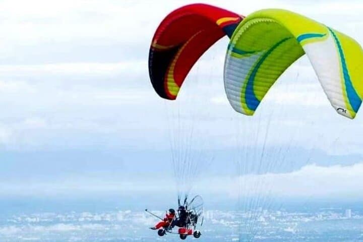 Vang Vieng Cloud Walk: Hot Air Balloon and Paragliding Flight Over Nam Song photo 6