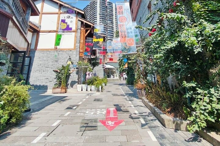 Chongqing Full-Day: 18 Steps, Laojun Cave & Huangjueya Old Street Adventure