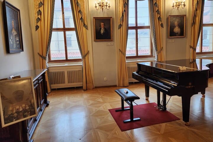 Prague Castle & Lobkowicz Palace Audio Tour: Visitor Guide and Tips photo 5