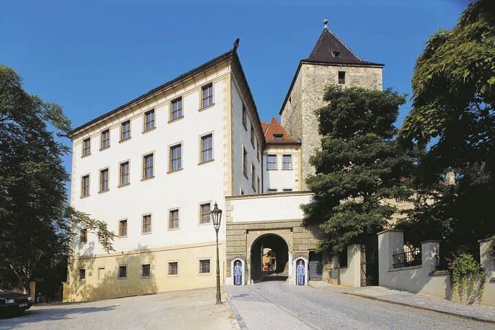 Prague Castle & Lobkowicz Palace Audio Tour: Visitor Guide and Tips photo 4