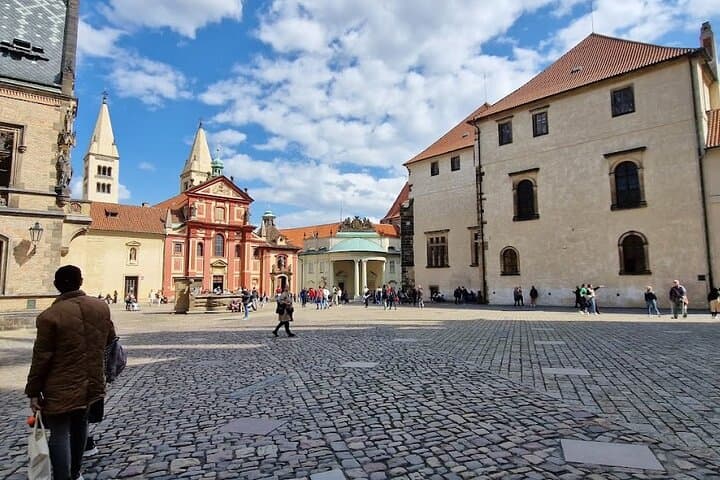 Prague Castle & Lobkowicz Palace Audio Tour: Visitor Guide and Tips photo 3