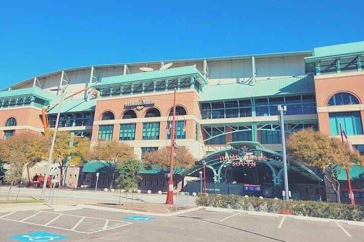 Minute Maid Park: Live Houston Astros Baseball Experience in Downtown Houston photo 5