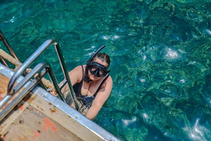 Phi Phi Longtail One-Day Tour: Maya Bay, Pi Leh Lagoon & Night Plankton Swim photo 3