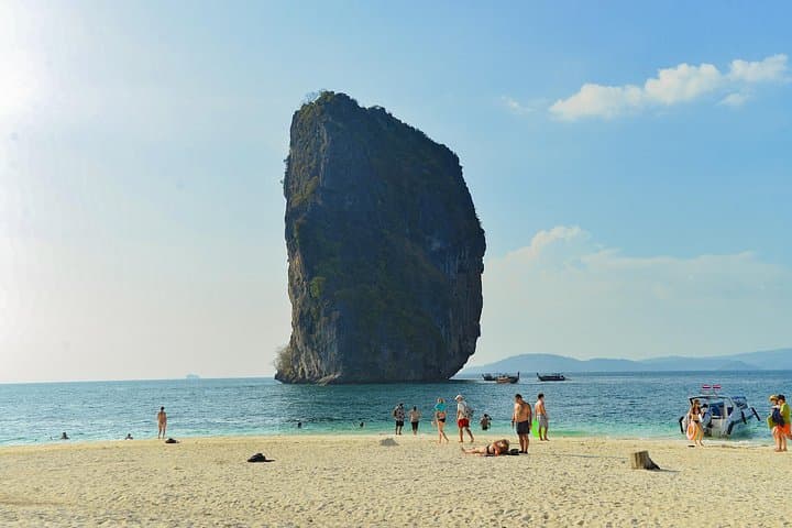Krabi 4-Island Day Tour: Sandbar Walk, Snorkeling at Chicken Island & Pranang Cave photo 2