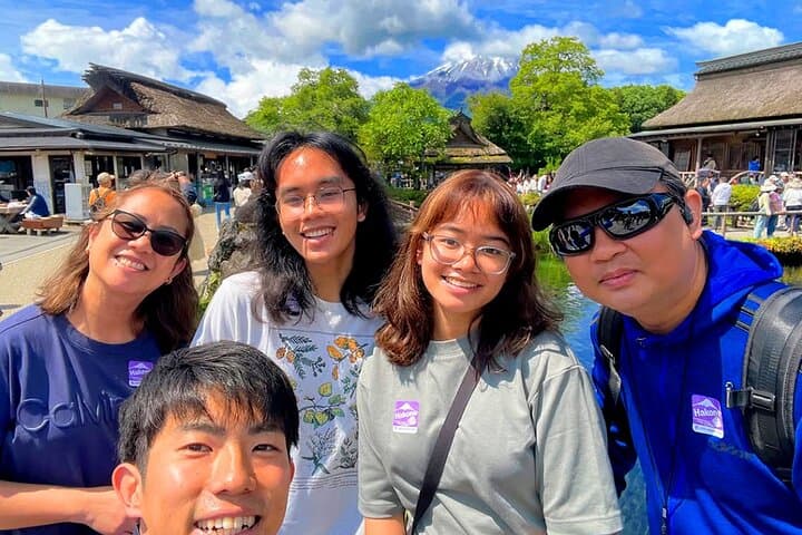 Mt Fuji Kawaguchiko & Yamanaka Onsen Day Tour from Tokyo — Photo Spots, Lakeside Walks, and Oshino Hakkai photo 3