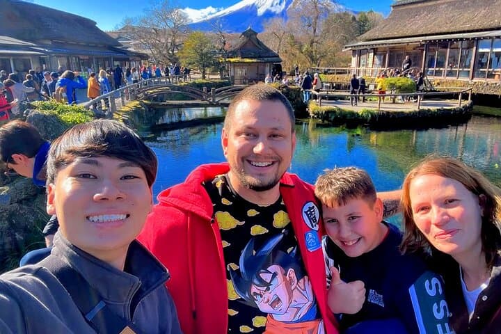 Mt Fuji Kawaguchiko & Yamanaka Onsen Day Tour from Tokyo — Photo Spots, Lakeside Walks, and Oshino Hakkai photo 5