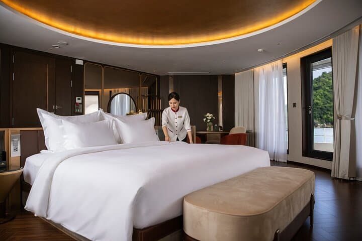 Halong Bay 2D1N Luxury Sea Star Cruise — Kayak, Titop Island & Surprise Cave photo 5