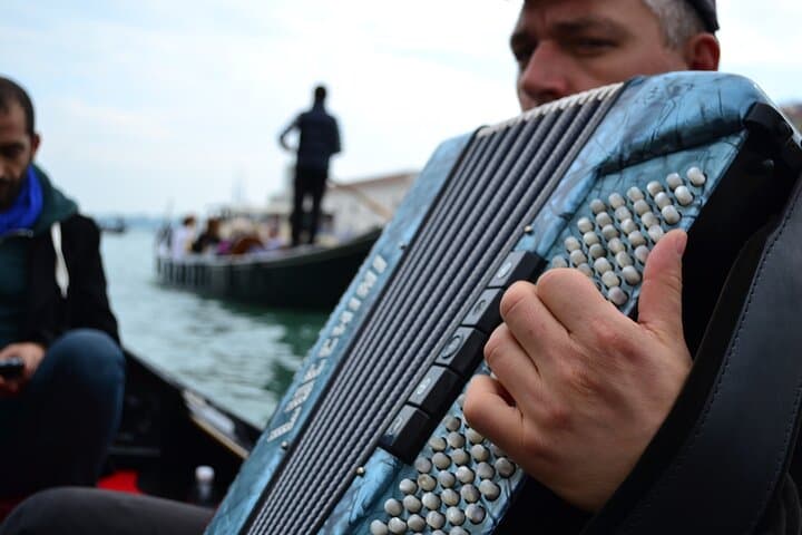 Private Grand Canal Gondola Ride in Venice with Optional Musicians photo 5