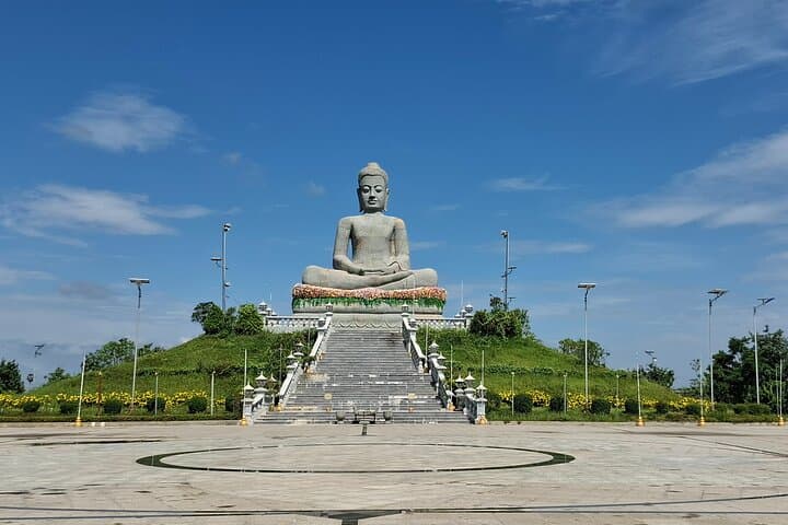 Oudong Mountain: Climb Cambodia's Royal Hill of Stupas photo 4