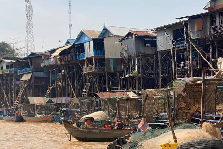 Siem Reap War Museum, Killing Fields & Kampong Phluk Floating Village Tour photo 3