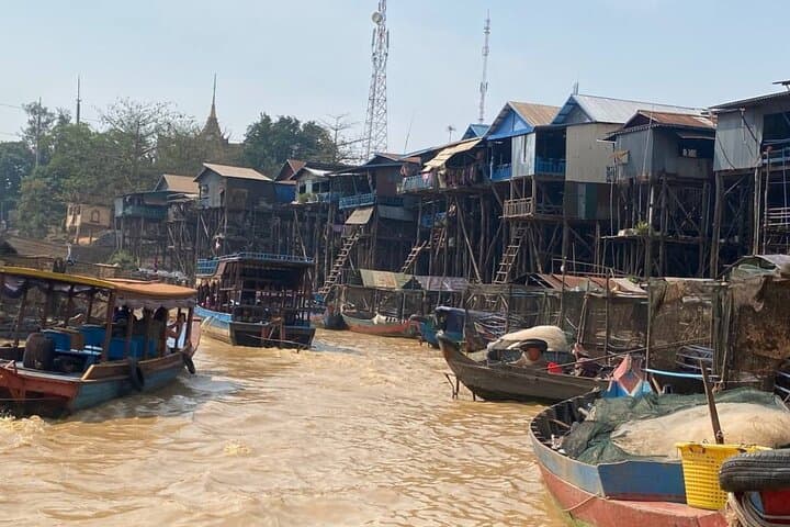 Siem Reap War Museum, Killing Fields & Kampong Phluk Floating Village Tour photo 4