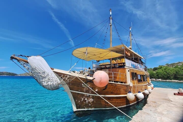 Day Cruise to Kornati National Park: Lojena Beach, Telašćica & Veli Vrh