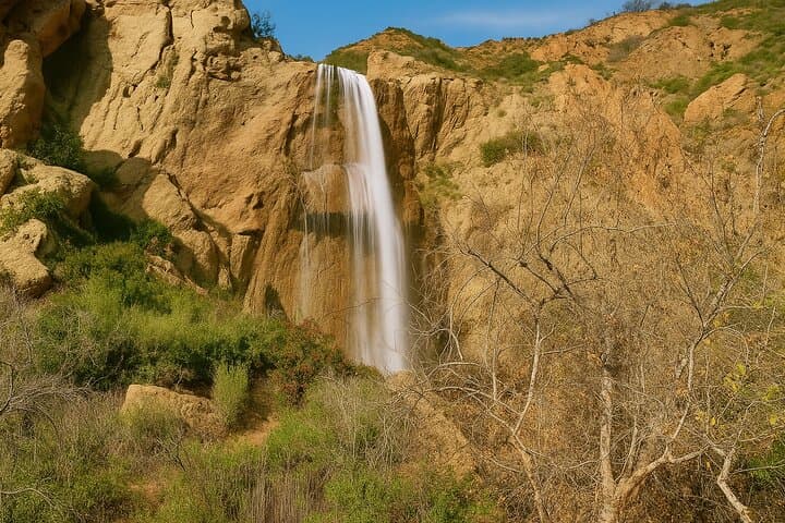 Malibu Waterfall Hike & Pacific Coast Drive: Escondido Falls Half-Day Private Tour