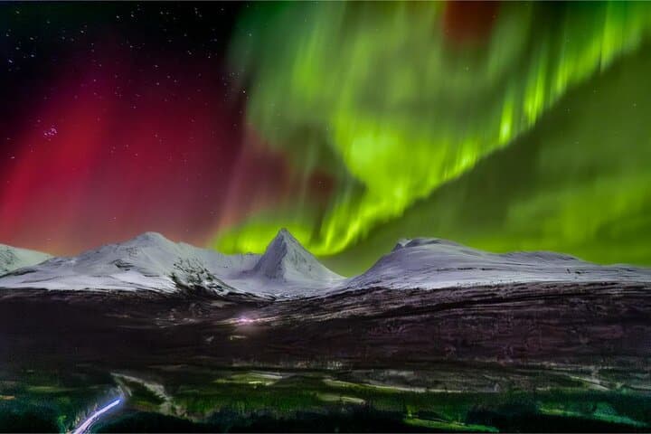 Tromsø Northern Lights Big Bus Chase — Comfortable Aurora Hunting with Free Photos photo 4