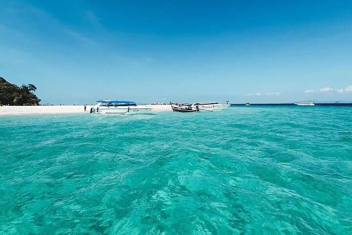 Super Blue Lagoon Speedboat Tour — Angra dos Reis Island Hopping & Snorkel photo 1