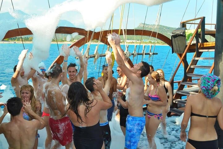 Antalya Mega Star Party Boat: Full-Day Kemer Cruise to Phaselis, Cennet & Kiris photo 5