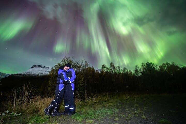 Tromsø Northern Lights Big Bus Chase — Comfortable Aurora Hunting with Free Photos photo 2