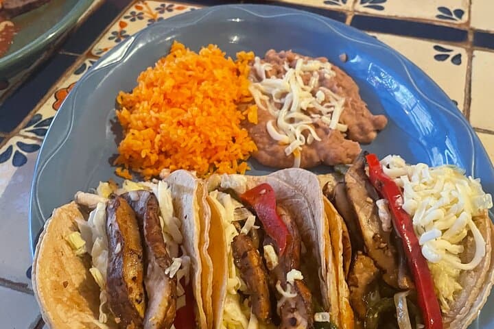 Chicago Tamales and Tacos Cooking Class with Margaritas at Su Casa photo 4