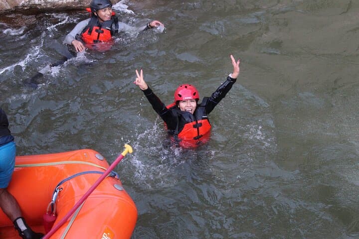Chili River Rafting Near Arequipa: 6 km Class II–III Rapids & Volcano Views photo 2