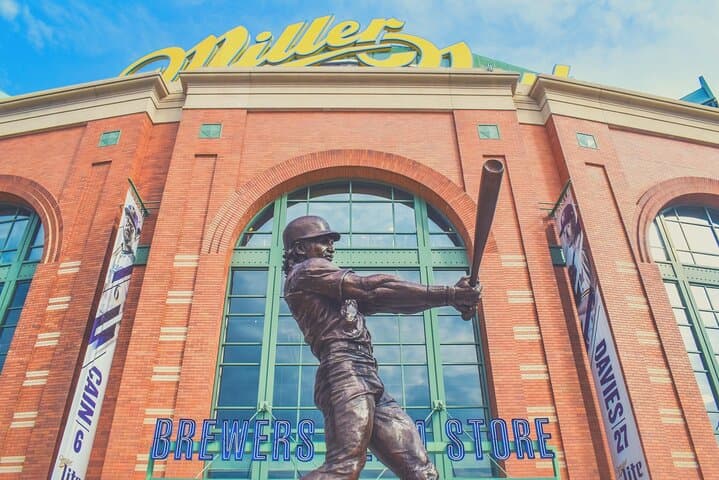 American Family Field Game Day Guide: Brewers Tickets, Tailgates & Tips photo 2