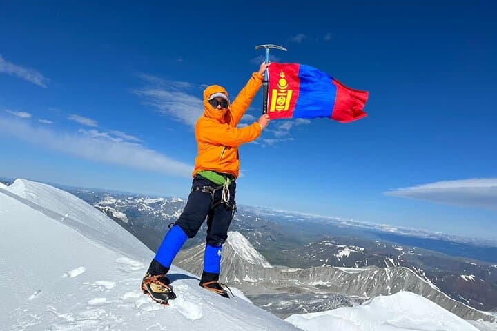 8-Day Altai Tavan Bogd Trekking & Nomadic Culture Expedition