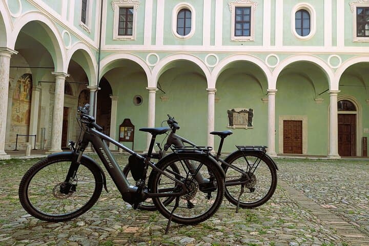 Perugia E‑Bike Tour: Historic Center with Chocolate & Wine Tasting photo 3