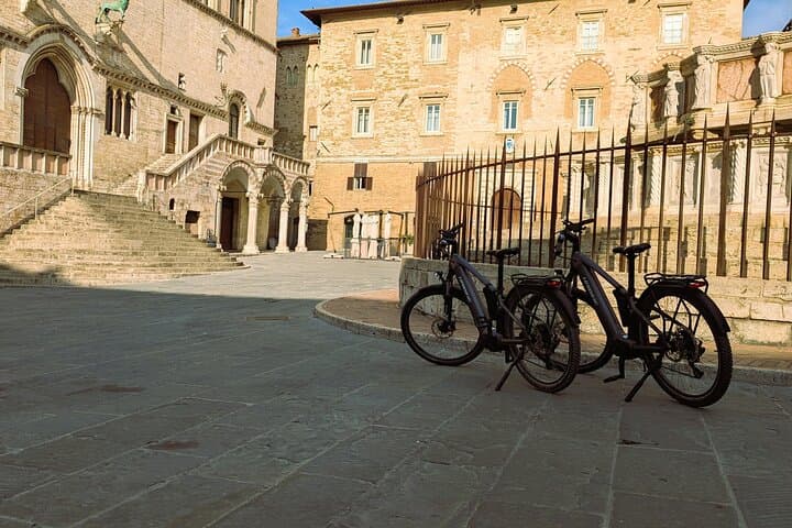 Perugia E‑Bike Tour: Historic Center with Chocolate & Wine Tasting photo 4