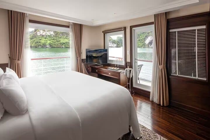 Paradise Elegance: Halong Bay 2-Day Luxury Cruise (1 Night) photo 4