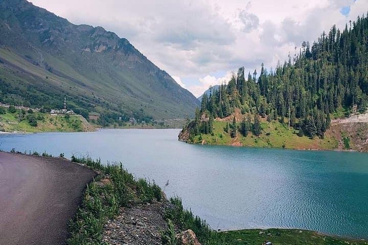 Jammu Kashmir Valley Tour: 7-Day Patnitop, Pahalgam, Gulmarg & Srinagar Circuit photo 2
