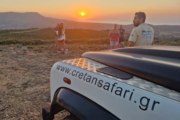 Rethymno Sunset Tour: Arkadi, Pikris & Limnokastro Dinner with Wine