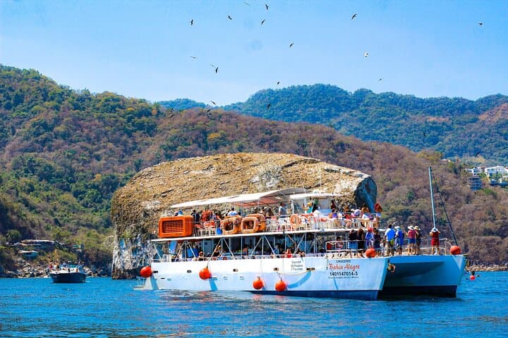 Discover Yelapa Fishing Village: Day Boat Trip from Puerto Vallarta