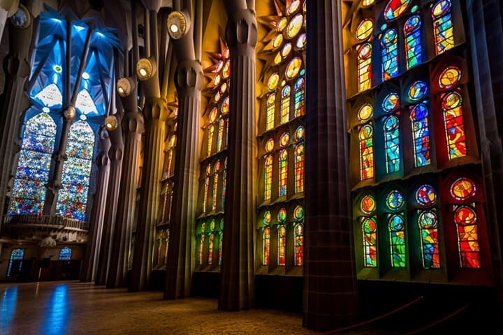 Sagrada Familia Private Guided Tour: Skip-the-Line Expert-Led Experience photo 6