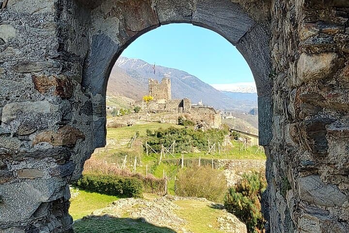 E-Bike Wine Tour: Sondrio's Terraced Vineyards to Castel Grumello photo 3