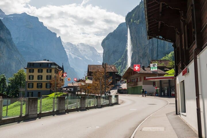 Lucerne to Lauterbrunnen & Mürren: Scenic Small-Group Alpine Day Trip photo 3