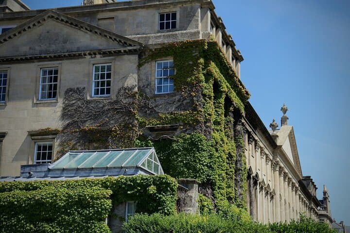 Bath Private Walking Tour — Roman Baths, Georgian Architecture & Local Stories photo 5