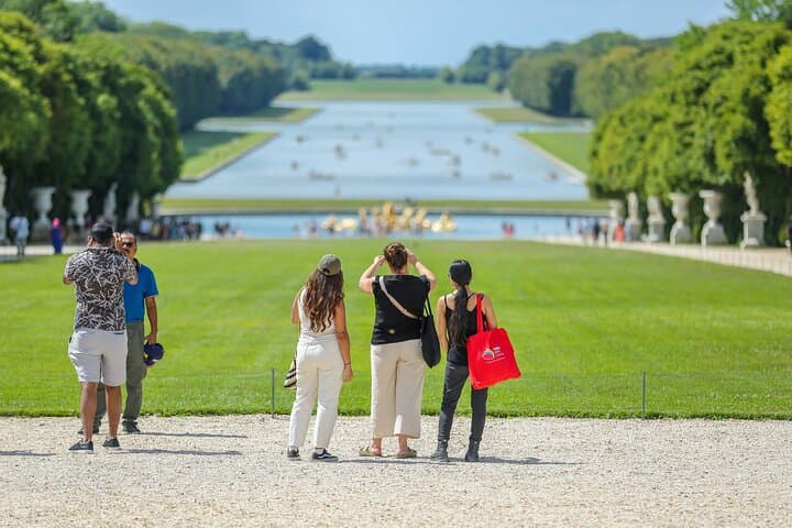 Versailles Palace Guided Day Tour and Trianon: Full-Day History & Gardens from Paris