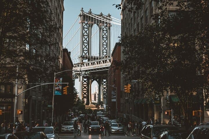 Brooklyn Bridge Love Story Quest — Self-Guided Romantic Walk in NYC