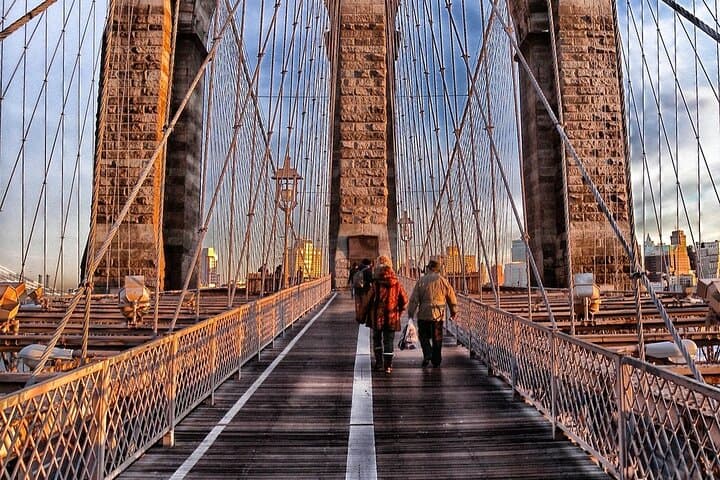 Brooklyn Bridge Love Story Quest — Self-Guided Romantic Walk in NYC photo 3