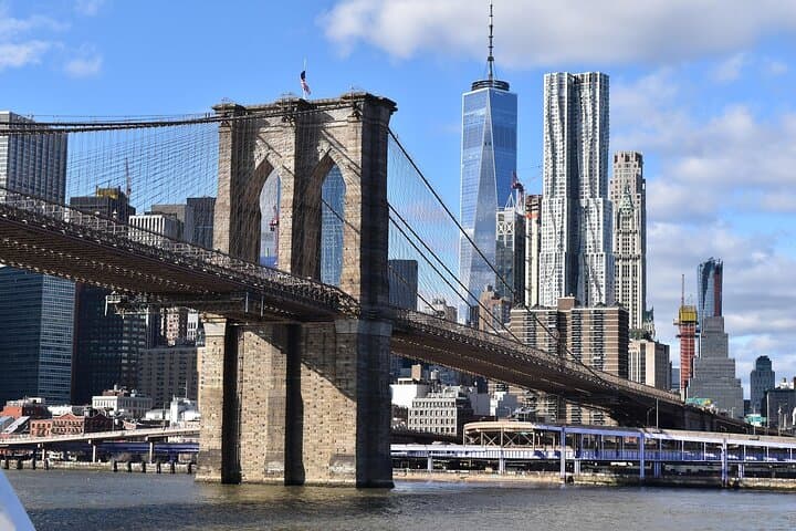 Brooklyn Bridge Love Story Quest — Self-Guided Romantic Walk in NYC photo 5