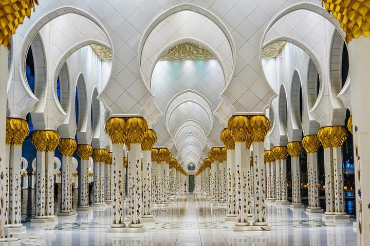 Private Full-Day Abu Dhabi Tour from Dubai — Sheikh Zayed, Qasr Al Watan & SeaWorld photo 3