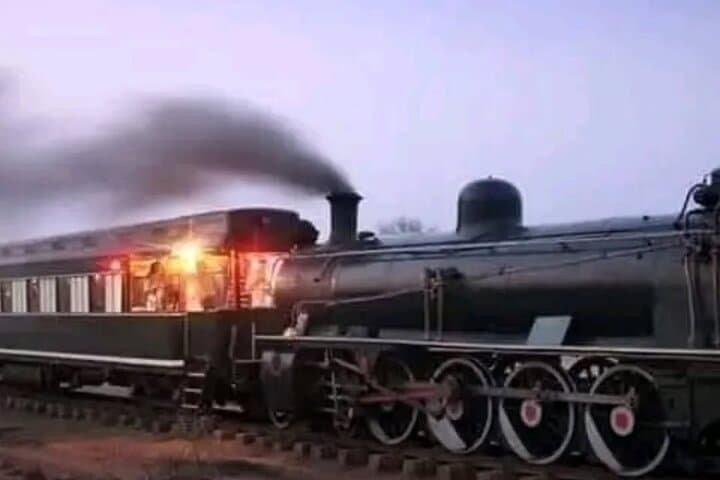 Royal Livingstone Express: Steam-Train Dinner to Victoria Falls Bridge photo 3